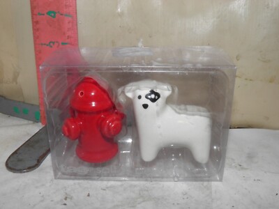TAG DOG & FIRE HYDRANT SALT & PEPPER SHKER SET , NEW IN PACKAGE!