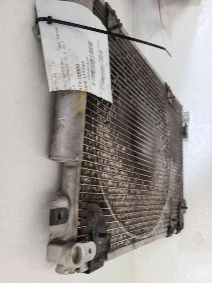 Chevrolet Tracker 1999-2004 condensador de aire acondicionado 91176896 99-04 Foto 2 de 4