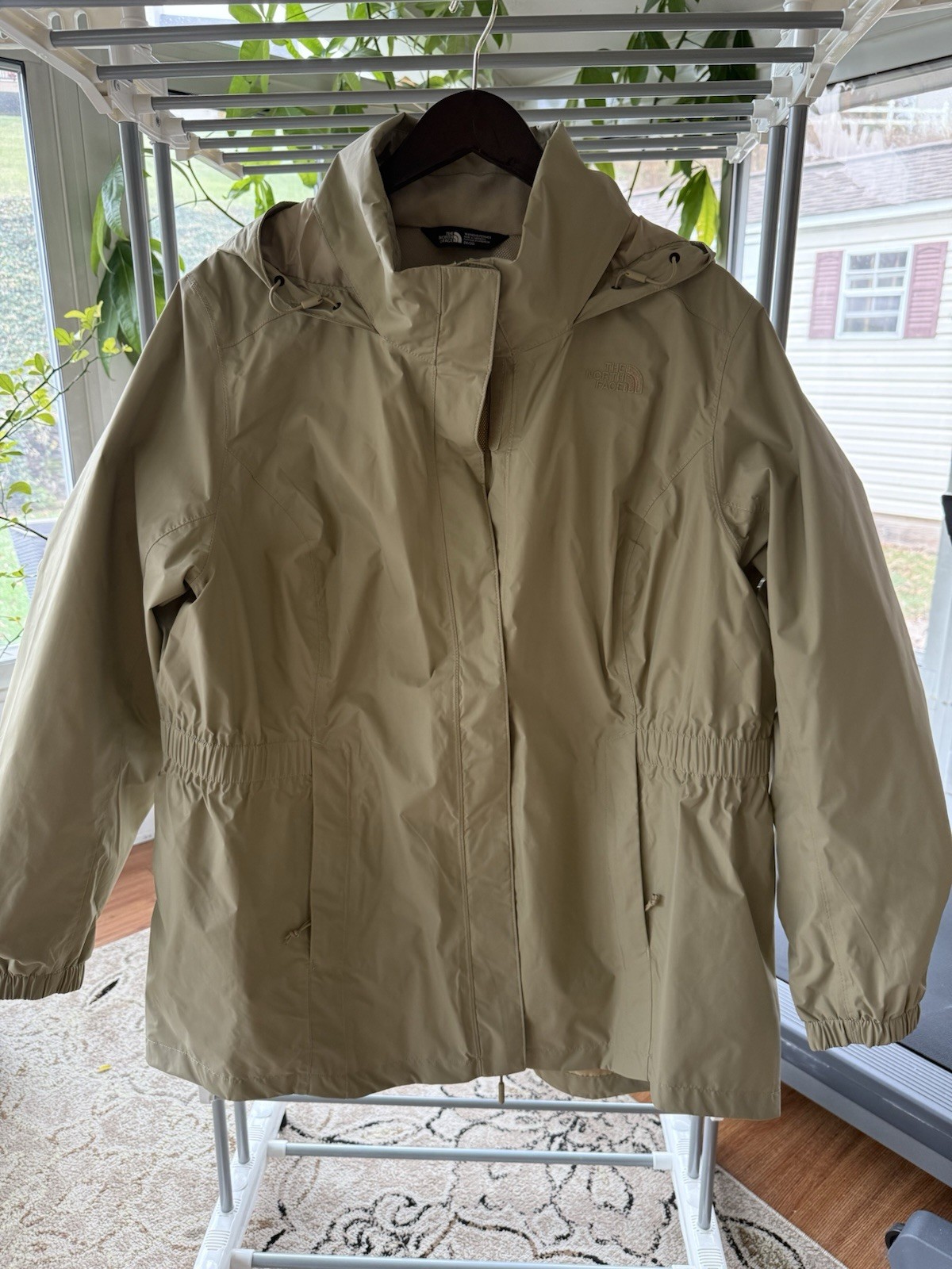 THE NORTH FACE RAIN JACKET/WOMENS 2x/EXCELLENT CONDITION!!