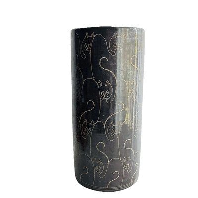 San Juan De Oriente Pottery Tall Vase Etched Cats Motifs Signed Pedro Guerrero