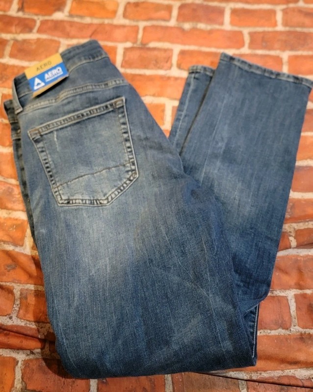 Aeropostale Mens Jeans 33 X 32 Slim Distressed Nwt