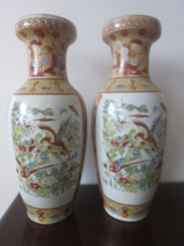 PAAR CHINESISCHE BEMALTE PORZELLANVASEN 10" HOCH (C217) - Bild 2 von 12