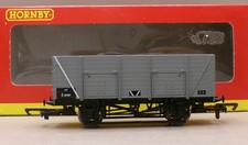 Hornby R6108C BR 9 Plank Wagon E30987 Grey Boxed OO (z)