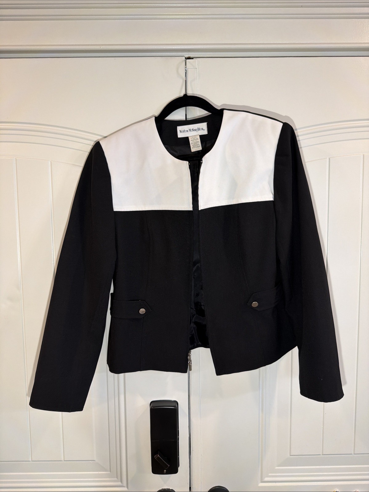 Norton McNaughton women’s black and white zip front blazer Size 10