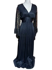 FREDERICKS OF HOLLYWOOD USA Morticia Style Nightgown Lace Black Long Sz M Sexy