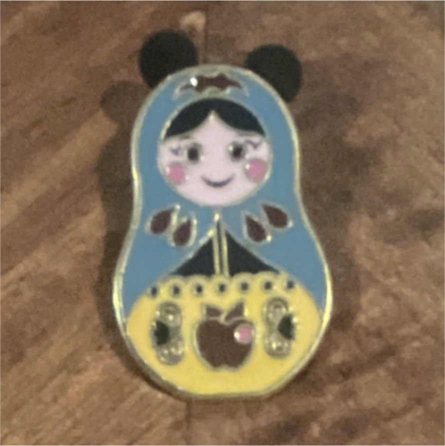 Disney Snow White Glitter Single Pin – Collectible Blue Yellow