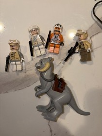LEGO Star Wars Hoth Lot. Set #8083 and #7749. Incomplete. Tauntaun and rebels