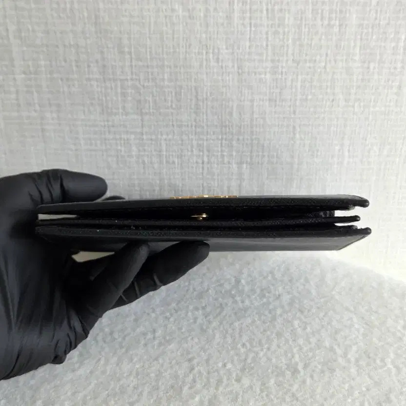 Prada Black Leather Card Wallet with Plenty of Slots thumbnail 3