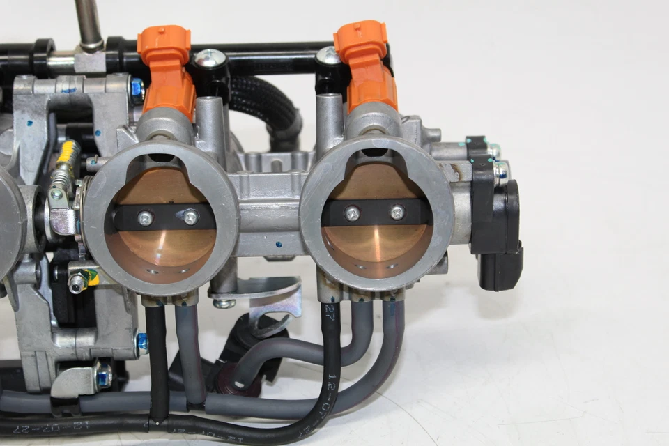 2013 Kawasaki Ninja Zx6r Zx636e Main Fuel Injectors / Throttle Bodies - Image 3 of 4