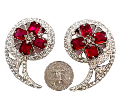 Spectacular Breadnor Mfg. Co ''Comma'' Shaped 1920's Dress Clips Cranberry Stones