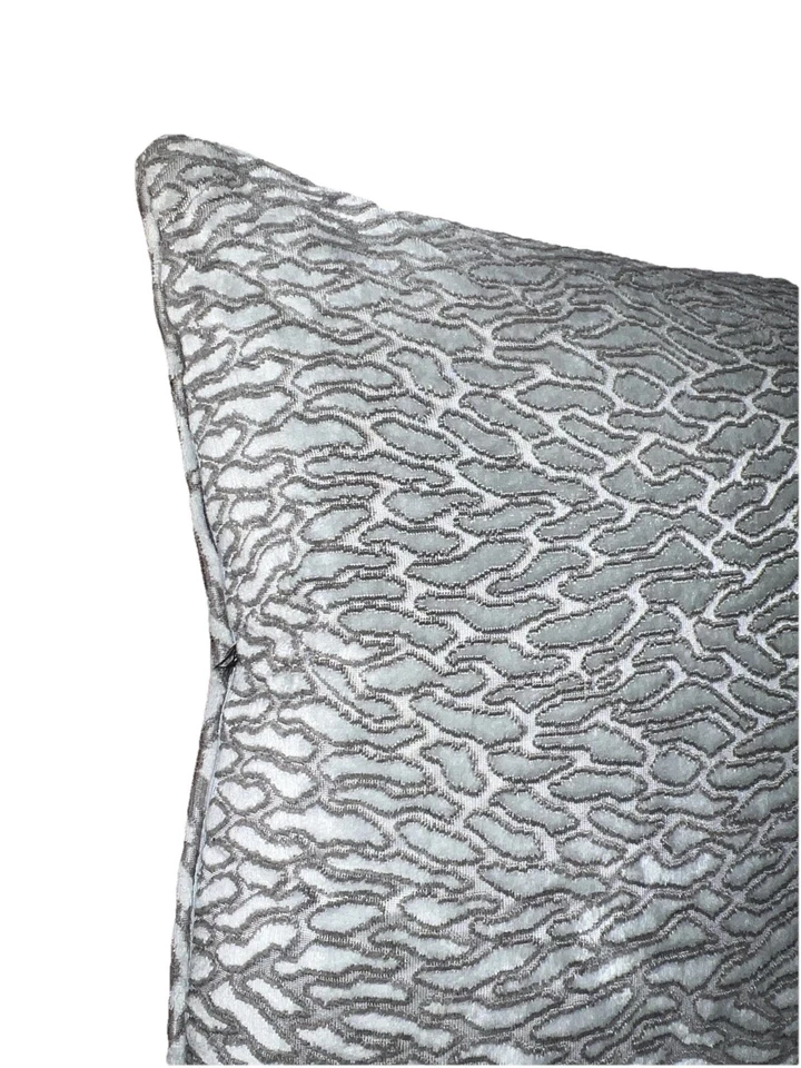 CALLISTO HOME WEAVE DESIGN DECORATIVE THROW PILLOWS Slate Blue Soft Touch - Image 4 of 4