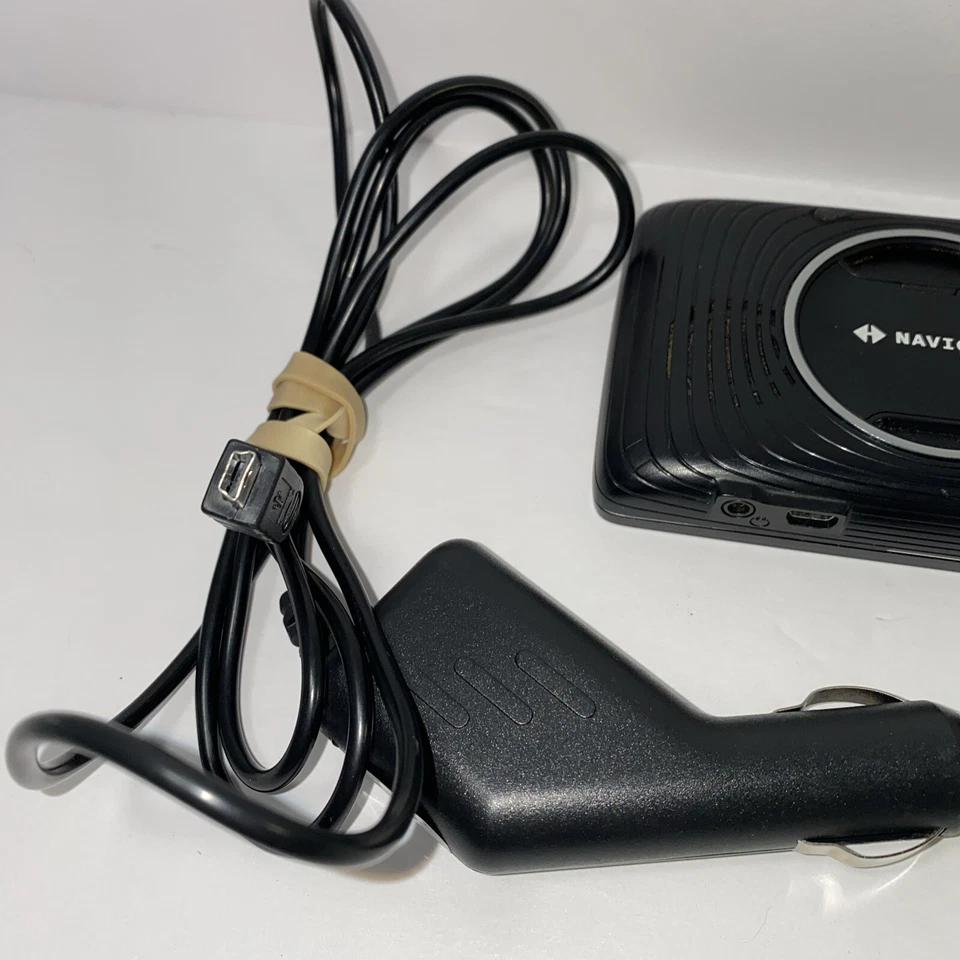 Navigon GPS With European Maps For Parts Only - Image 4 of 4