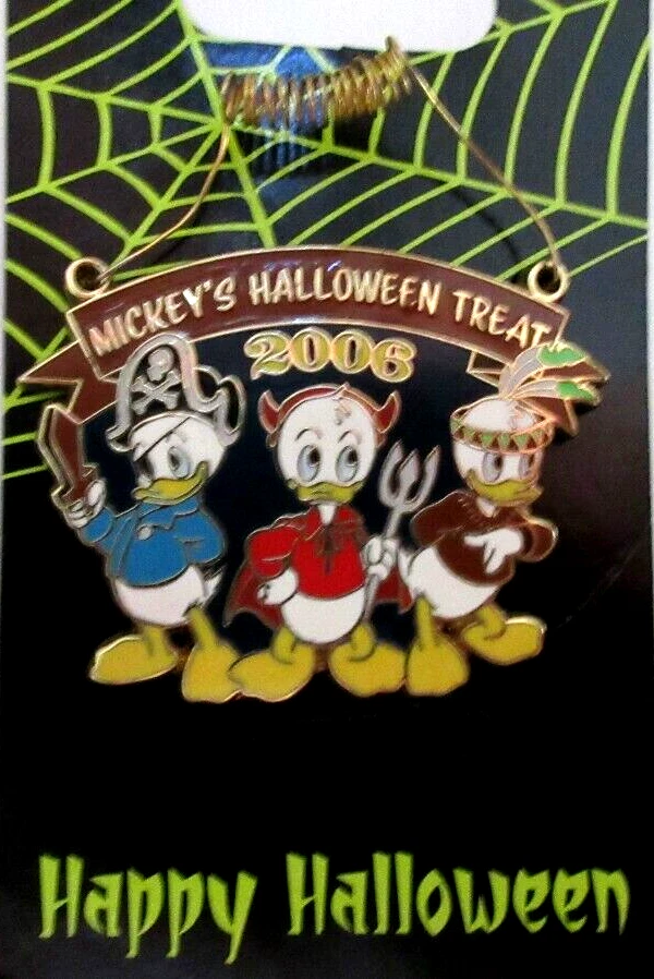 DLR MICKEY'S HALLOWEEN TREAT 2006 HUEY, DEWEY, & LOUIE PIN - LE of 2500 - #50128 - Image 2 of 3
