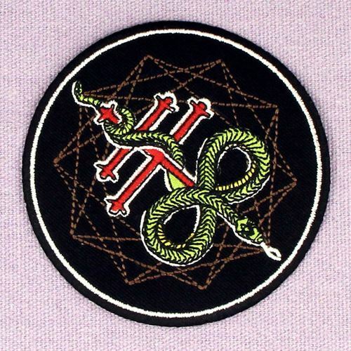Clothes Embroidered Iron Sew On Patches Appliques transfers Badges svart crown - Picture 3 of 4