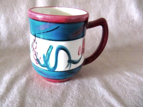 GAIL PITTMAN ART POTTERY RED GRAPEVINE MUG IN EXCELLENT CONDITION