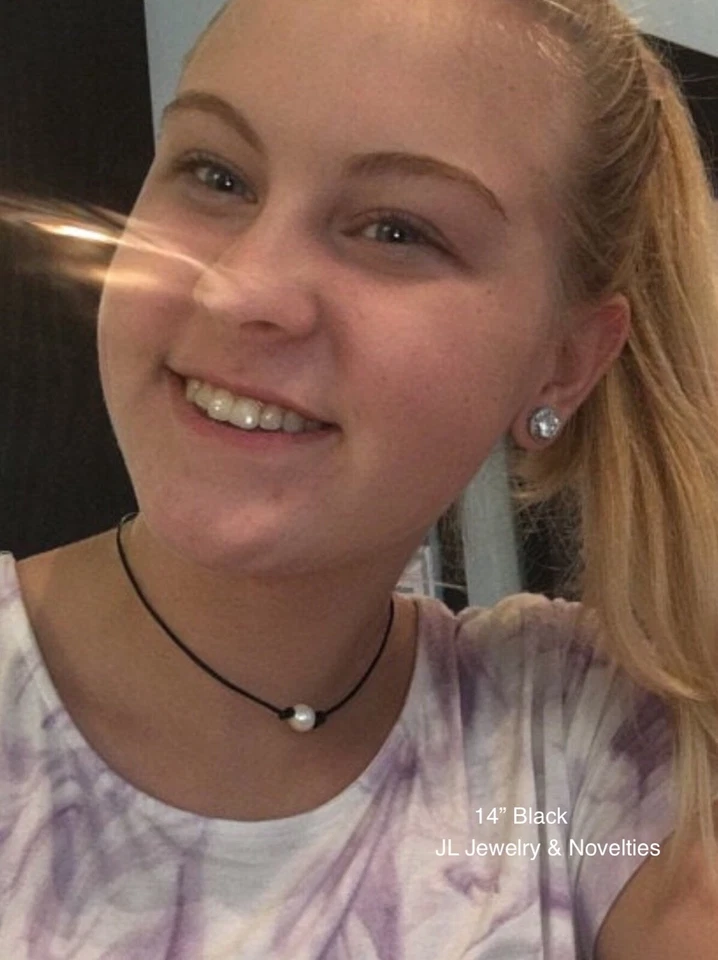 Gargantilla de perlas, collar de gargantilla individual de perlas de agua dulce y cuero Foto 2 de 4