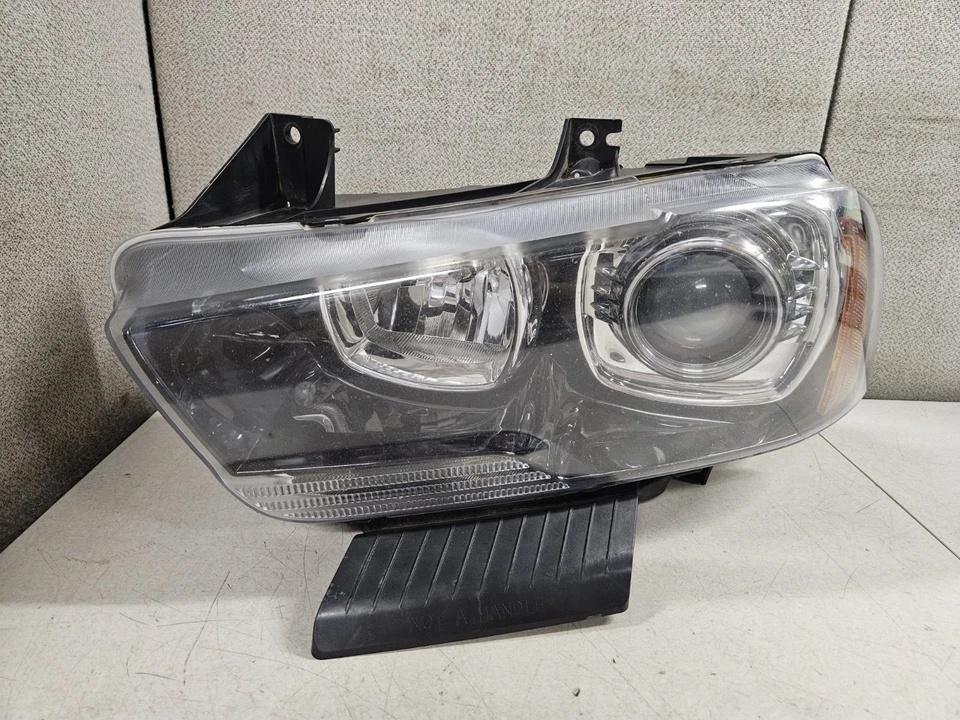 Dodge Charger R/T SRT8 2011-2014 Conjunto de lámpara de faro HID de xenón para conductor izquierdo Foto 4 de 4