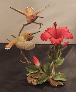 Maruri Allen's Hummingbirds And Hibiscus Flowers Figurine