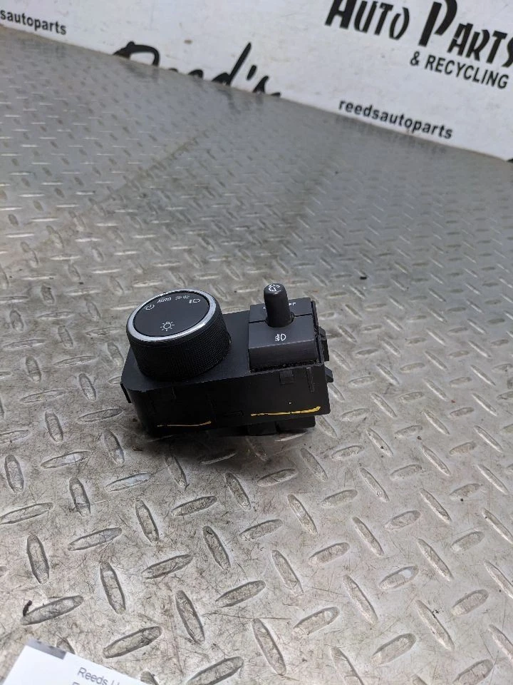 Faro antiniebla OEM 07-14 GMC Yukon Sierra Tahoe Silverado Suburban S1159803 Foto 4 de 4