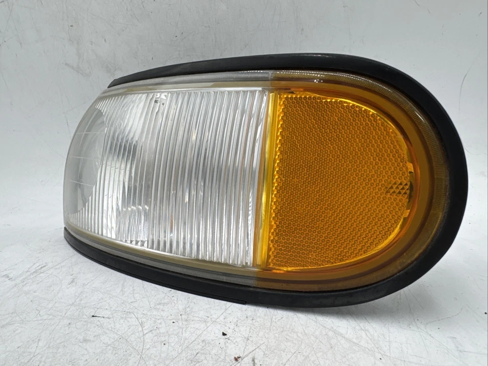 96 97 98 Mercury Villager Left Driver Turn Signal Light Lamp - Image 3 of 4