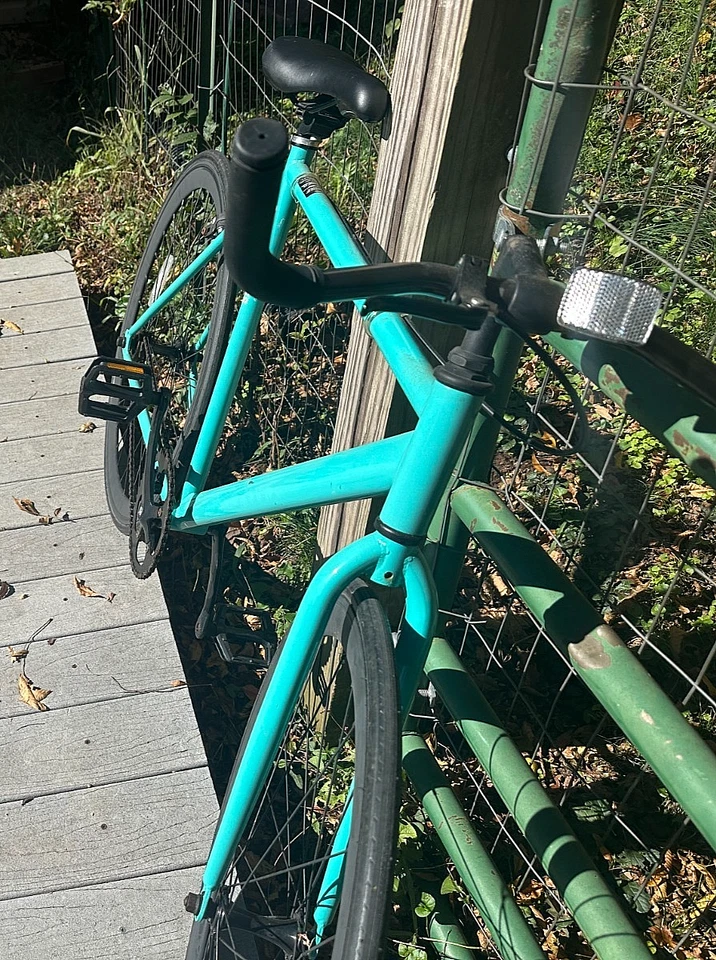 Fixie Critical Cycles Flip Flop Hub Bicycle with 2 Extra Clip In Pedals - Image 2 of 4