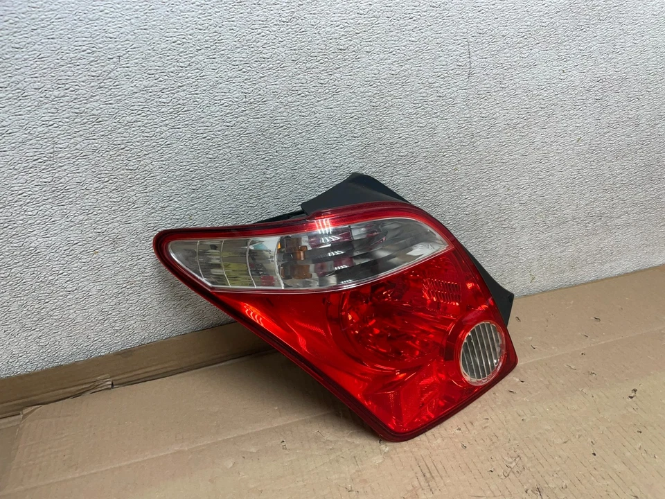 Luz trasera lateral izquierda Scion XA 2006 conductor izquierdo fabricante de equipos originales u2901 DG Foto 3 de 4