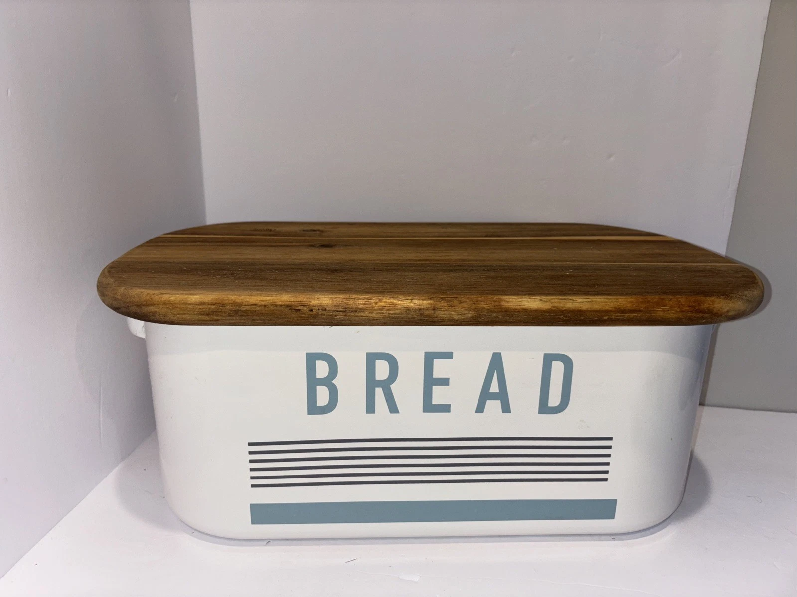 Jamie Oliver Beautiful Bread Box Metal Enamel Wear Wooden Lid Kitchen Storage
Opens in a new window 