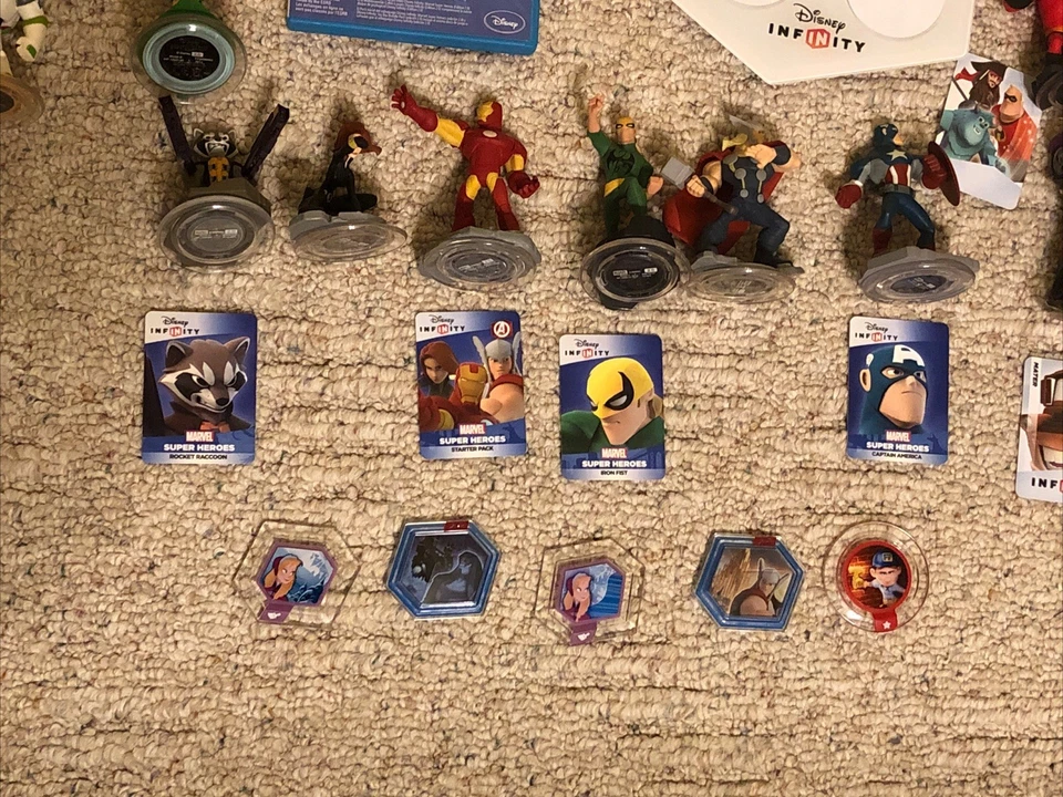 Lote De Wii U Disney Infinity 1.0 2.0 2 Portales Base Juego Figuras Coches Marvel Juguete Foto 2 de 4