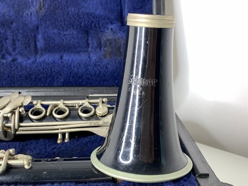 Selmer 1400 Clarinet w/Hardcase - Picture 4 of 9