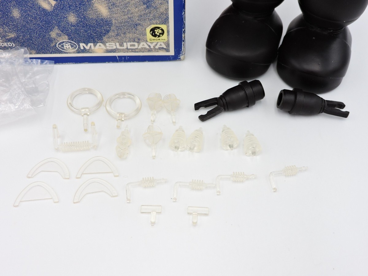 Battery Operated ROBBY THE ROBOT 16