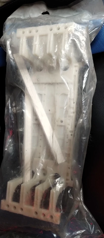 NEW gigamedia wb110c5e100pl C5E Clarity 100 Pair Field Term with Legs - Image 2 of 2