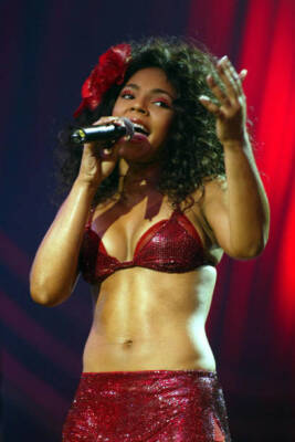 Ashanti on stage at MOBO awards at London Arena on October 1 2002 - Old Photo 13