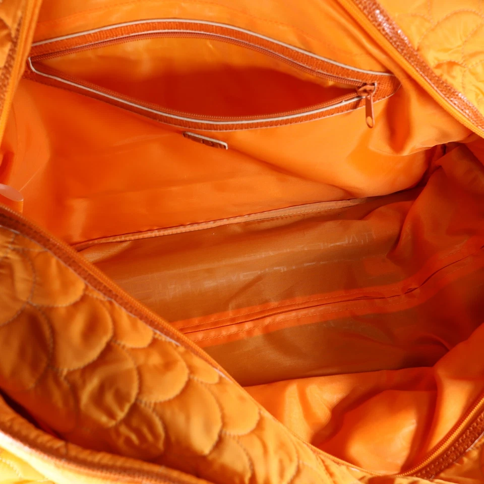 Сумка спортивная Diane Von Furstenberg стеганая оранжевая ручная кладь на роликах Weekender DVF - Изображение 2 из 4