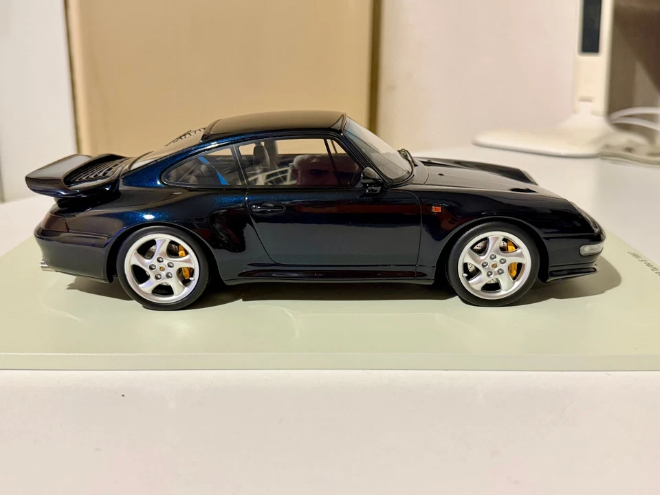 SPARK MODELS 18S469 PORSCHE 911 (993) TURBO S BLU MET.  1/18 - Immagine 3 di 4