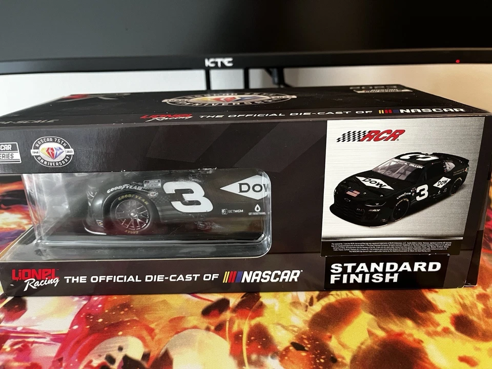 Austin Dillon #3 Dow Salute to Veterans 2023 Camaro ZLI 1:24 scale CX32323DWVAD - Image 4 of 4