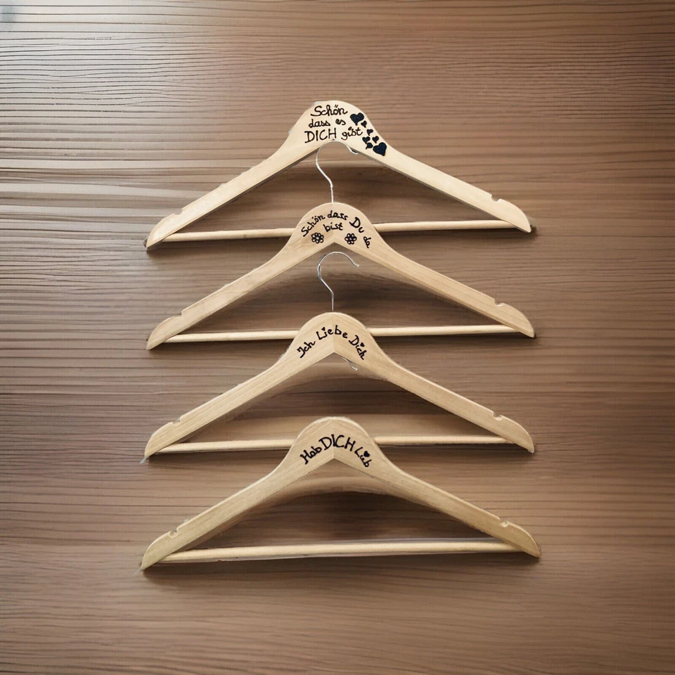 Weihnachtsgeschenk Geburtstag Kleiderbügel personalisiert mit eigene Wunschtext