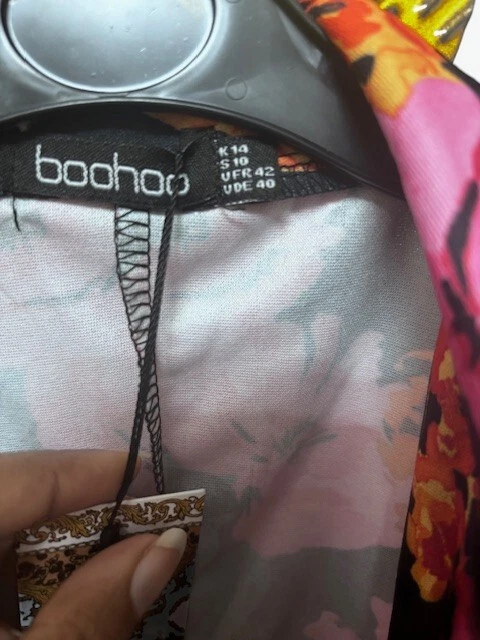 Blazer Boohoo Multicolor Floral Talla 14 Largo Medio - Nuevo Foto 3 de 4