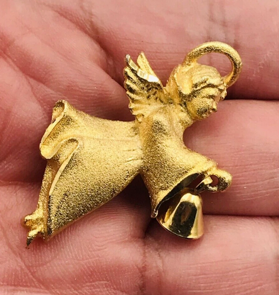 Vintage robin sale brooch