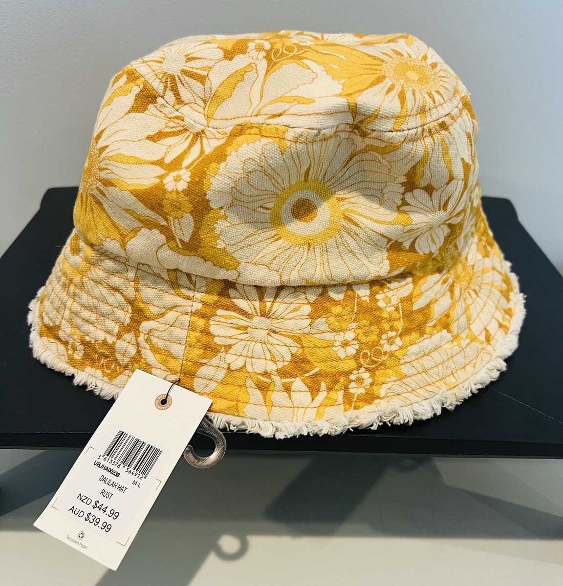 BILLABONG Dalilah Cotton Floral Bucket Hat Rust Size M-L  display picture 3