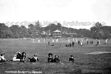 rzz-66 Cricket Match, Recreation Grounds, Faversham, Kent. Photo