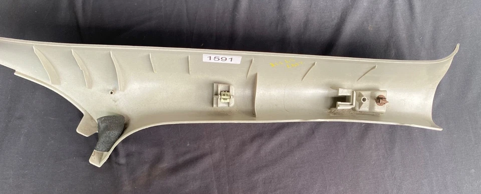 Dodge Durango 2004-2006 moldura de pilar moldura conductor izquierdo Mopar fabricante original Foto 3 de 4