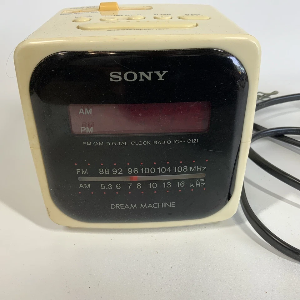 VINTAGE-Sony Dream Machine White Cube AM/FM Alarm Clock Radio ICF-C121 - Image 2 of 4