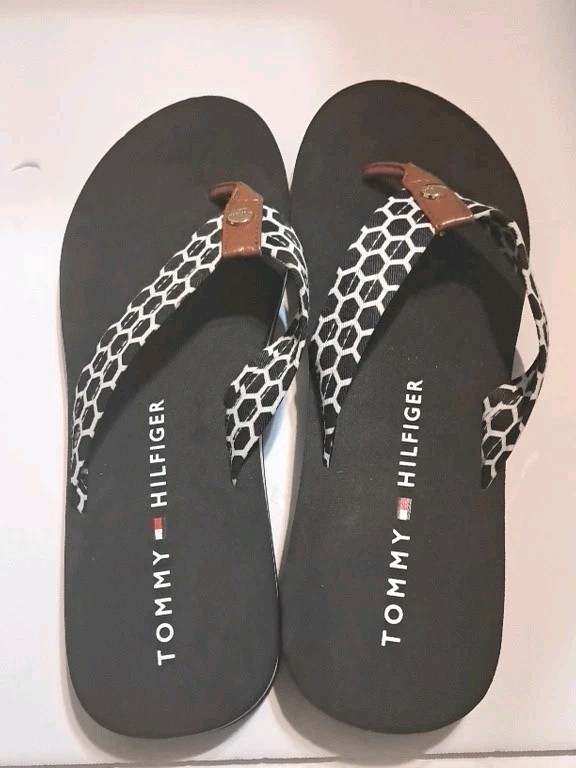 Tommy Hilfiger Womens Size 8 Black Comfort Flip Flops