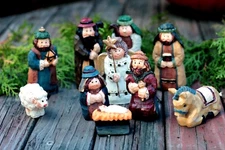 Christmas Nativity Scene 10 Figure Original Box Folk Art Style  Great Condition