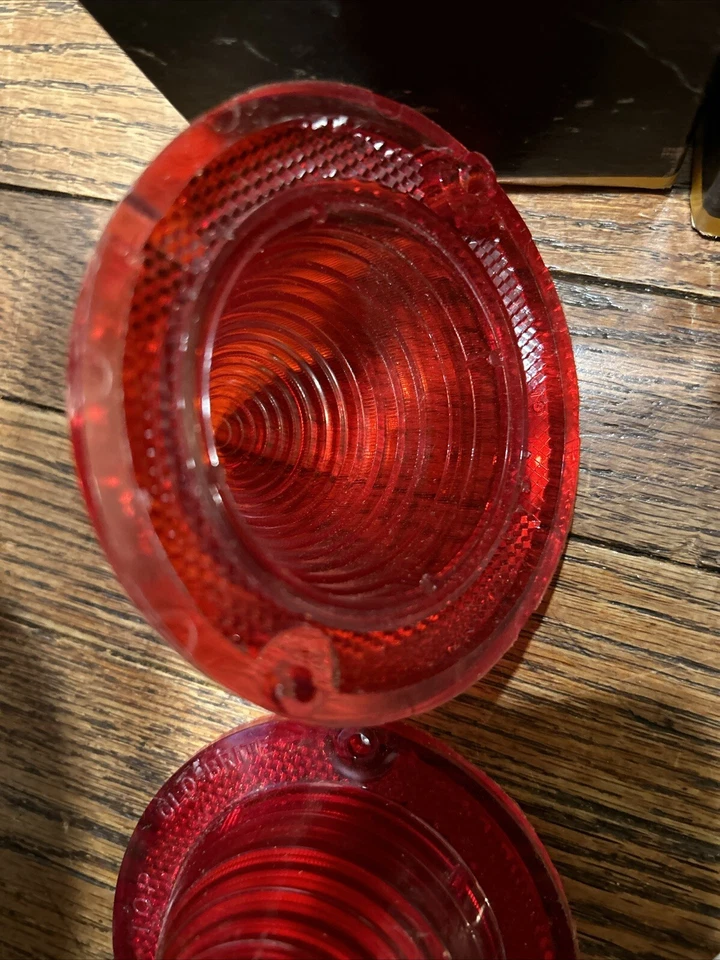 Juego de lentes de luz trasera Chevrolet 1960-61 Corvette Balkamp EE. UU. Foto 4 de 4