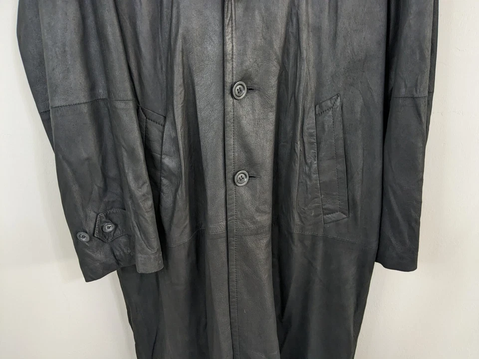Trench coat longo feminino vintage Remy 38 bolsos de couro preto - Imagem 3 de 4