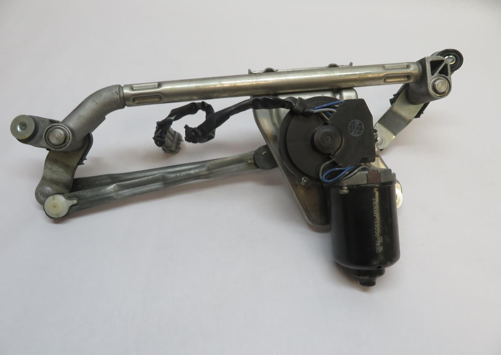 2010 FERRARI CALIFORNIA FRONT WINDSHIELD WIPER MOTOR LINKAGE ASSY OEM 84108900