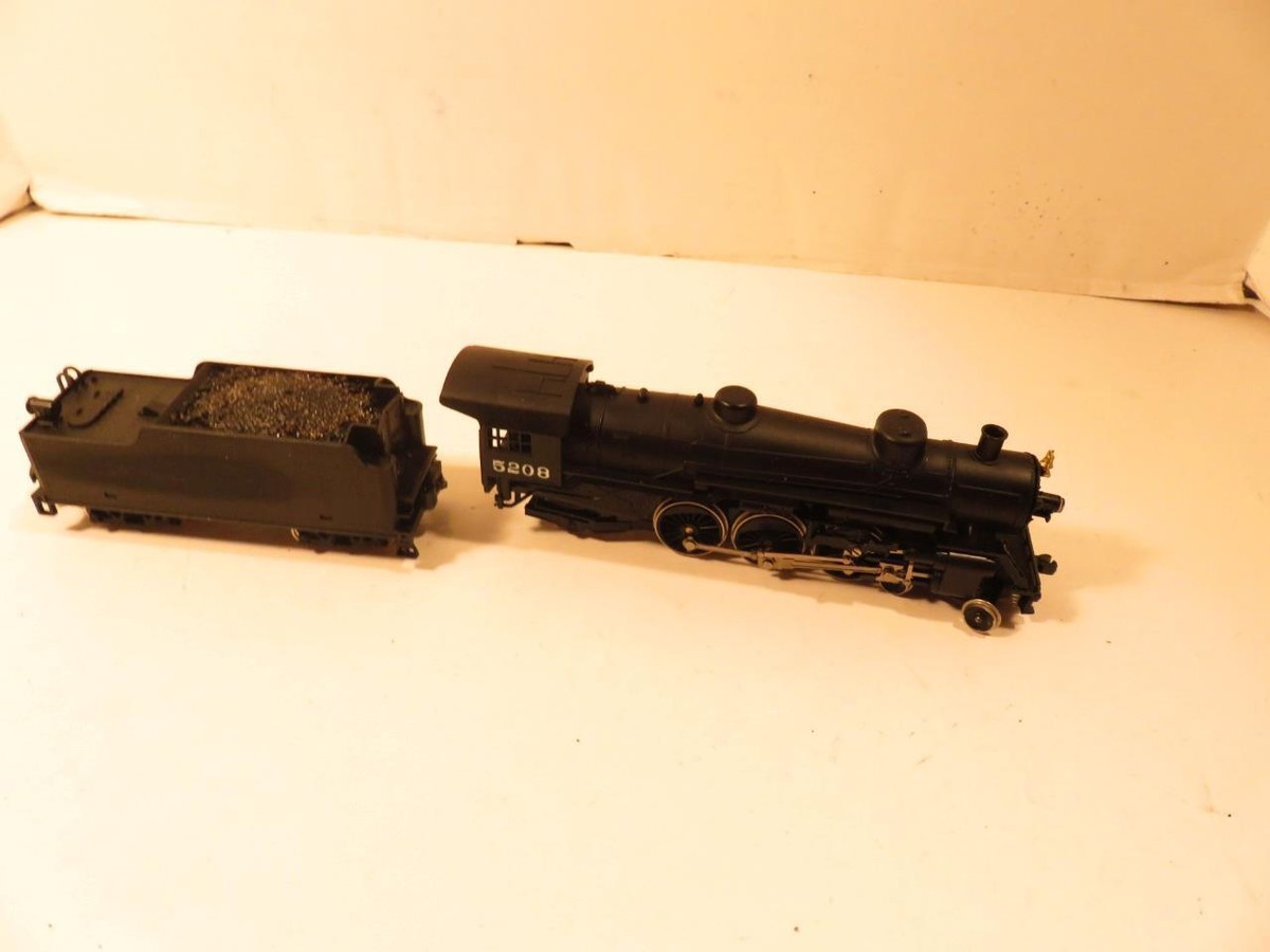HO TRAINS VINTAGE AHM 4-6-2 PACIFIC STEAM LOCO-W/UNDEC. TENDER 