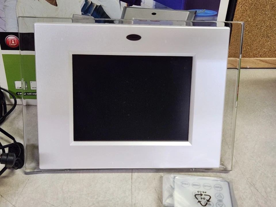 Ziga Photo Digital Frame 5.6" Open Box - Image 2 of 4