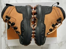 5c Timberland Wheat and Black Converge Shell Toe Boots NIB